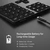 A close-up view of a black wireless numeric keypad with a charging cable plugged in, accompanied by text describing its battery features. Produktbild-Vorschau