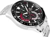 A close-up, angled shot of a Casio Edifice men's watch. Voir les images du produit