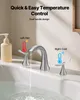 A bathroom faucet with water running into a tub, with text overlays indicating temperature control. Podgląd zdjęcia produktu