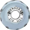 A close-up studio shot of a Pandora charm. Anteprima dell’immagine prodotto