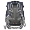 The back view of a navy blue backpack with a red and white triangle pattern. Produktbild-Vorschau