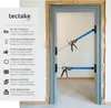 Two door tension rods are shown installed in a doorway, holding a door frame in place. Text and icons on the left describe the product's features. Náhled obrázku produktu