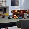 LEGO Wednesday - Die Wohnung des Eiskalten Händchens - Produktbild-Vorschau 23