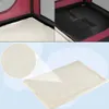 A collage of images showing a dog crate and a close-up of its soft bedding. Anteprima dell’immagine prodotto