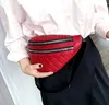 Grand sac réniforme en cuir souple Eco matelassé pour Voir les images du produit 17