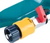 Close-up of a hose connector and a red lever on a teal object. Voir les images du produit