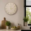 Horloge murale minimaliste SUM, motif marbre, Ø 30 cm Voir les images du produit 4
