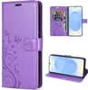 A collage of images showing a purple flip wallet case for a Samsung Galaxy S25 phone, with close-ups of its features and how it can be used. Produktbild-Vorschau