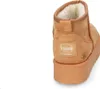 A close-up view of the back of a brown boot with a platform sole. Produktbild-Vorschau