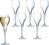 A set of champagne flutes, with one flute filled with champagne. Anteprima dell’immagine prodotto