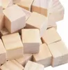 100 kusů 2 cm čtvercových dřevěných kostek, jemně Náhled obrázku produktu 3