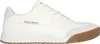 A side view of a white Skechers sneaker with a brown sole. Produktbild-Vorschau