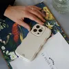 Glossy Wavy Hülle Beige  - Kompatibel mit iPhone 16 Pro Produktbild-Vorschau 7