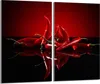 A close-up studio shot of red chili peppers on a reflective black surface with a red background. Anteprima dell’immagine prodotto