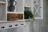 Mobile da cucina rustico con vetrina, imbiancato a calce Anteprima dell’immagine prodotto 5