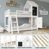 A white bunk bed with a house-like top structure, shown in a child's bedroom setting with decorative elements. Anteprima dell’immagine prodotto