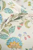 A close-up view of a floral patterned duvet cover and pillowcase. Produktbild-Vorschau
