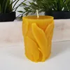Candela di cera d'api rotonda con leone 8,5 cm Anteprima dell’immagine prodotto 4