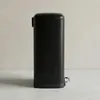 Odpadkový koš s pedálem MYK, 30 l – černý Náhled obrázku produktu 4