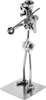 A metal figurine of a violinist playing a violin, made from nuts and bolts, standing on a square metal base. Voir les images du produit