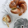 Nordic Ware Gugelhupf Forma na pečenie Woven Bundt Gold ø Náhľad obrázku produktu 15
