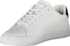A white sneaker with a white sole and laces. A small navy blue accent with a red stripe is visible on the heel. Voir les images du produit