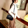 Damenledertasche -  - Eleganz und Funktionalität - Goldene Produktbild-Vorschau 4