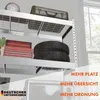 A storage shelf unit with various items stored on it, including a clock, a suitcase, a toolbox, and tires. Text overlays promote benefits. Anteprima dell’immagine prodotto