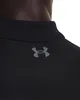 Close-up of the back of a black polo shirt with the Under Armour logo. Anteprima dell’immagine prodotto