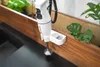 Der Stabmixer Unold ESGE-Zauberstab® E 120 Select Weiß ist auf einer Holzrückwand in einer modernen  Náhled obrázku produktu