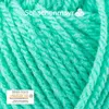 A close-up of green yarn with brand and certification logos. Produktbild-Vorschau