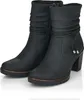 A pair of black women's boots on a white background. Voir les images du produit