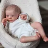 45 Cm Große Wiedergeborene Babypuppe Handdetaillierte Produktbild-Vorschau 3