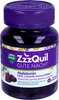 A bottle of WICK ZzzQuil Gute Nacht Melatonin gummies. Podgląd zdjęcia produktu