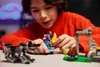 LEGO® Fortnite® 77075 Peely et Sparkplug et leur campement Voir les images du produit 13