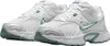 Baskets Nike V5RNR blanches Voir les images du produit 14
