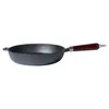A cast iron frying pan with a wooden handle is shown against a white background. Produktbild-Vorschau