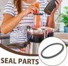 A person is using a juicer, and a close-up of a seal part is shown. Produktbild-Vorschau
