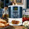 Latrovalis Schwarze Olivenpaste 840 g Dose mit Brot und Feta auf Holz Produktbild-Vorschau