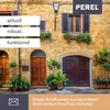 A rustic stone building facade with wooden doors and windows, decorated with potted plants. Text overlays highlight product features. Voir les images du produit