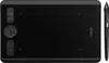 A black Wacom Intuos Pro digital drawing tablet and stylus are shown on a white background. Produktbild-Vorschau