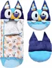 A sleeping bag and two plush toys shaped like the character Bluey. Produktbild-Vorschau