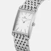 A close-up studio shot of a silver Daniel Wellington watch with a white face. Voir les images du produit
