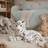 Wild Republic Tiger Kuscheltier - weis - mit Jungen - 38 cm Produktbild-Vorschau 6