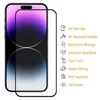 A screen protector is shown on top of a smartphone, with a list of features to the right. Produktbild-Vorschau