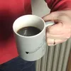 Glitzer-Kaffeebecher mit ironischem Spruch, gezeichnetem Produktbild-Vorschau 6