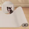 A Siamese cat is shown scratching a beige carpet roll, which is placed on a wooden floor. The cat is in a circular inset, highlighting its interaction with the product. Produktbild-Vorschau