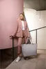 reisenthel Shopper Twist Sky Rose hellgrau Produktbild-Vorschau 5