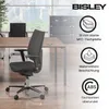 An office chair and desk in a modern office setting, with marketing graphics highlighting product features. Produktbild-Vorschau