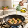 WELLHAUS Dosatore per olio d'oliva e spruzzatore 2in1 – Anteprima dell’immagine prodotto 4